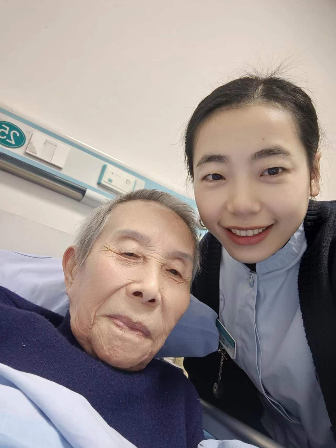 与长者的互动时刻